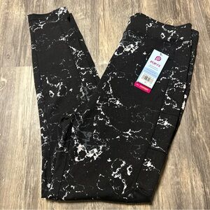 POP Fit Black and White Patterned Leggings